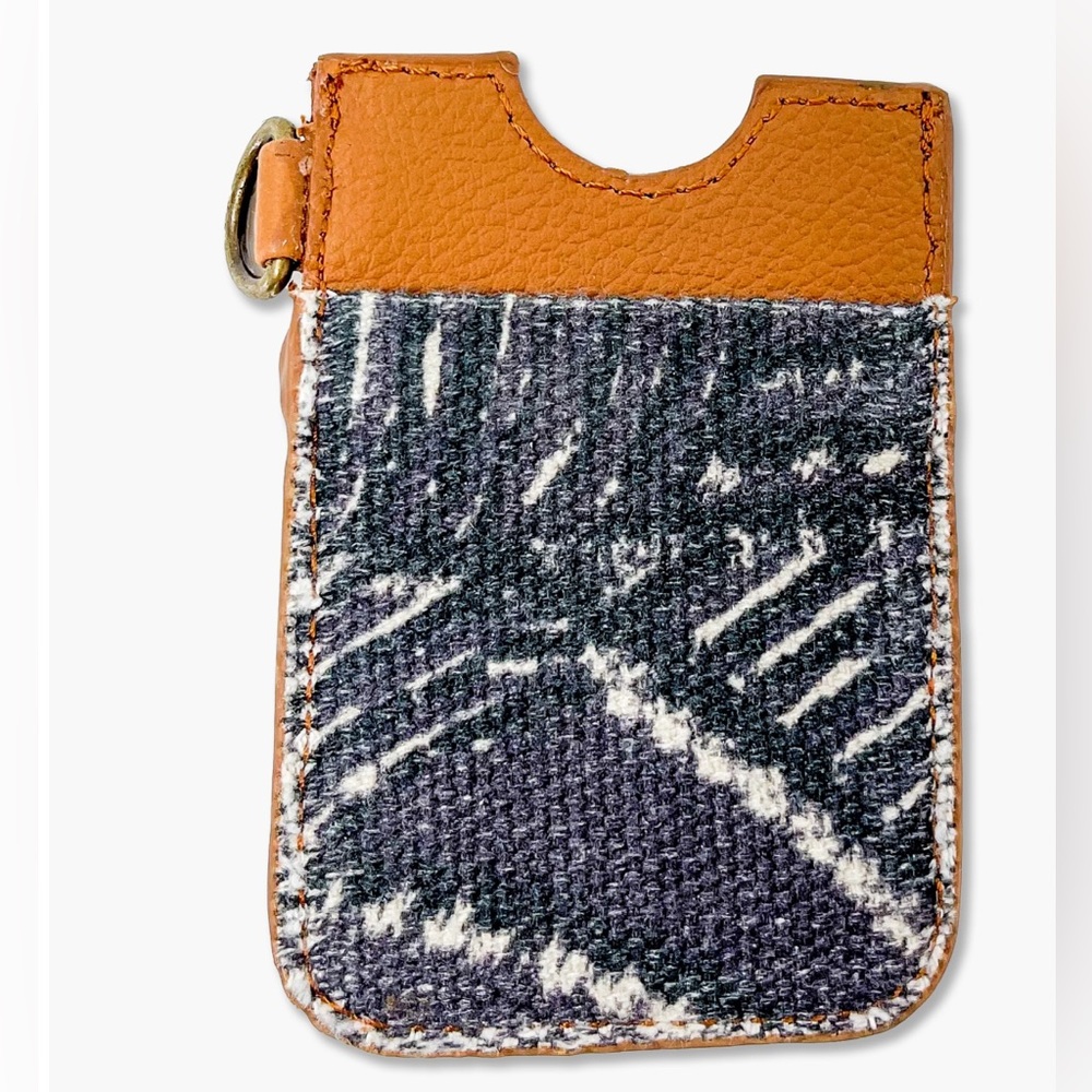 LU + ELLE - THE PARADISE PALM ELASTIC WALLET BEACHLY subscription box fall 2021 - Picture 4 of 4